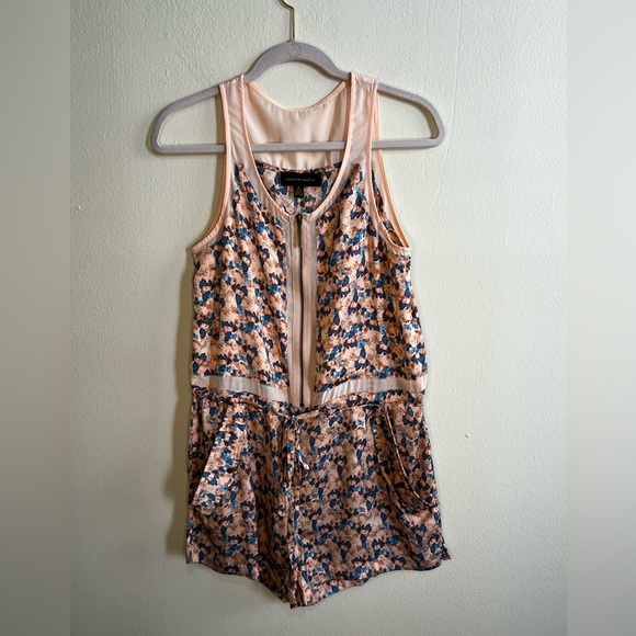 House of Deréon  Floral Romper - Medium - Picture 2 of 8